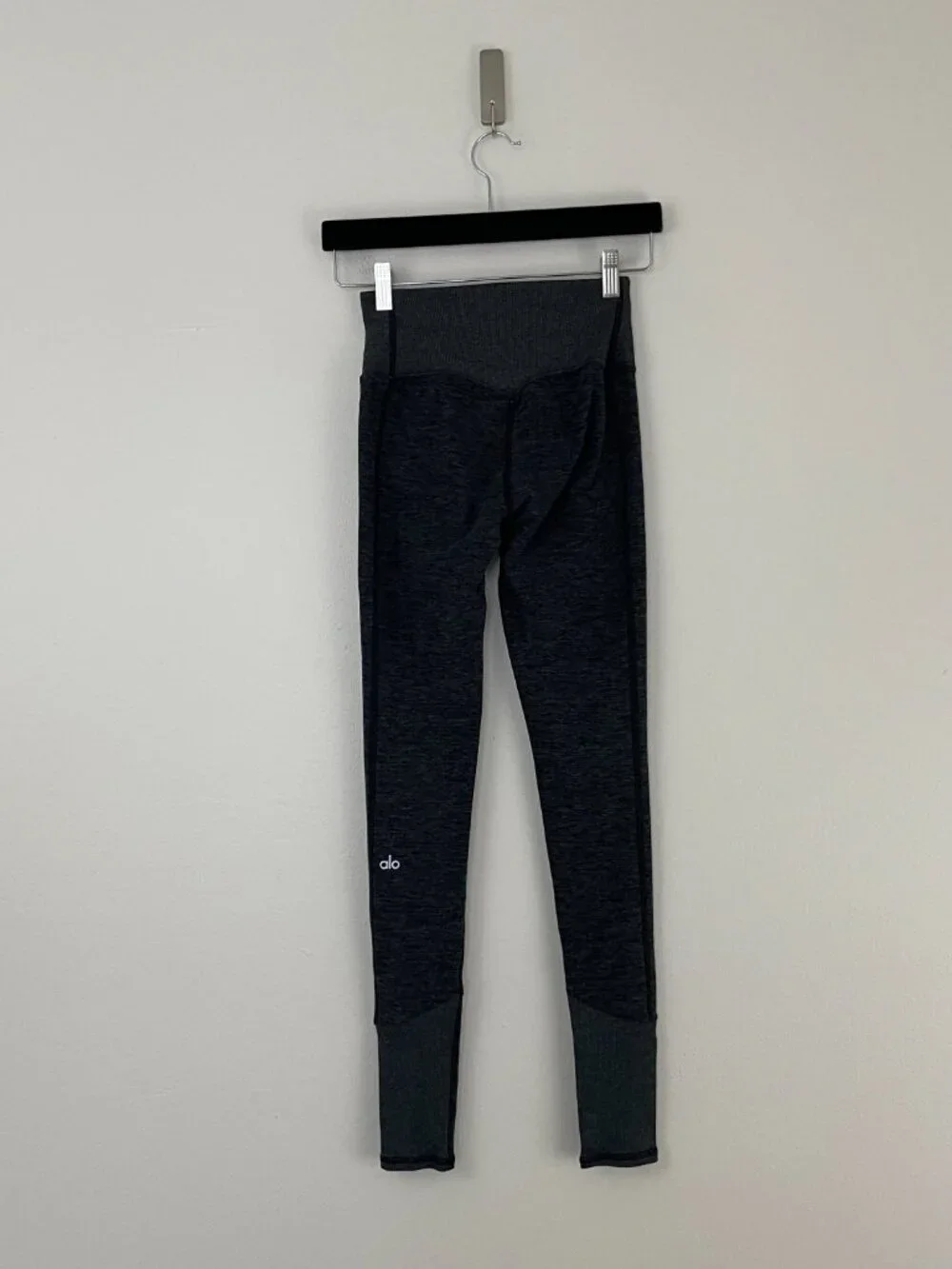Alo Yoga Alosoft Lounge High Rise Leggings in Dove Grey Heather Size XS